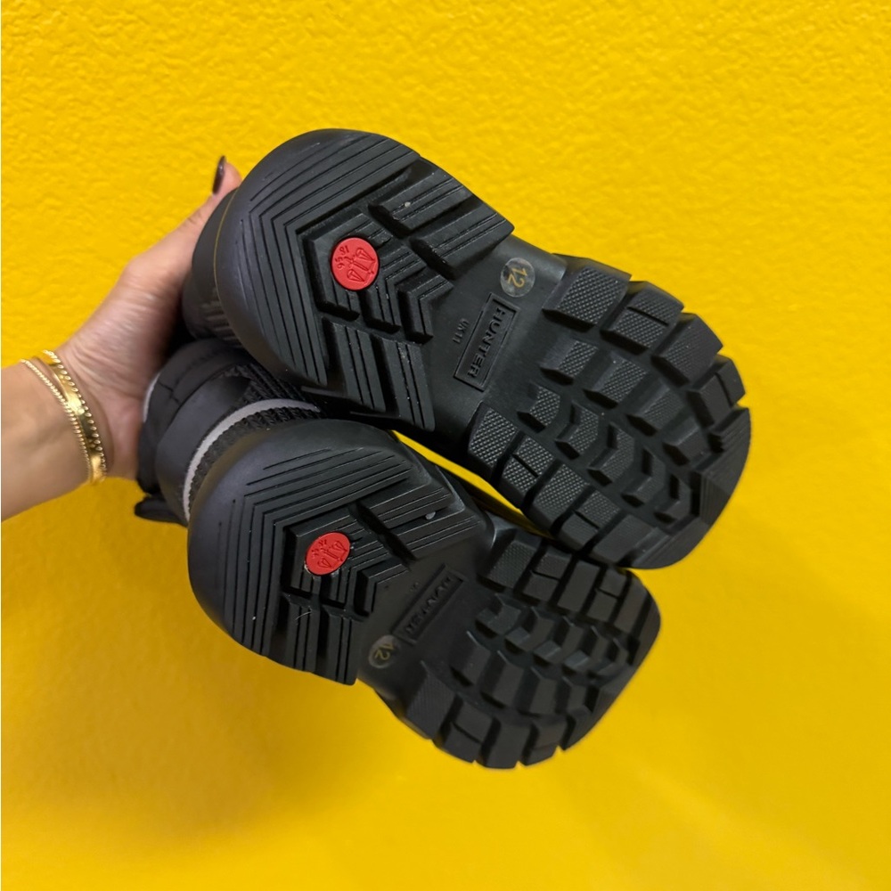 Hunter LK Snow Boots Black B02 Winter Toddler Kids Puffer Warm Shoes Size 12 - Picture 4 of 4